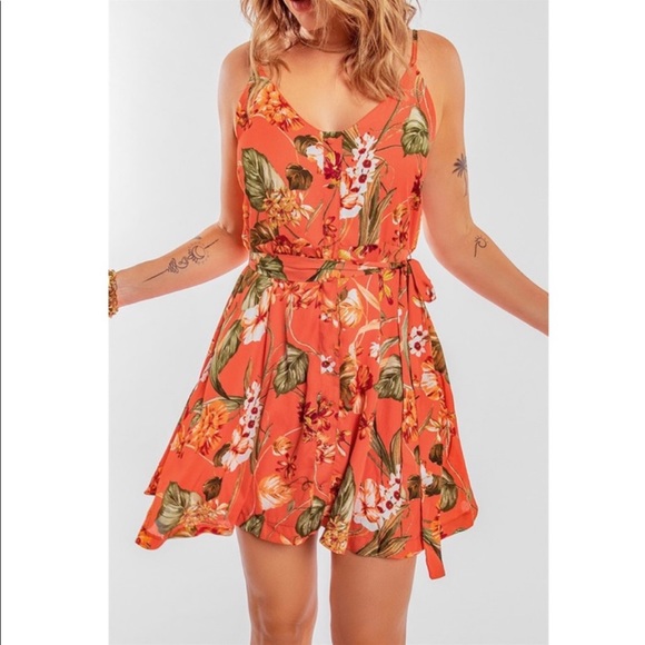 🆕🌷Tropical vibe fit and flare dress w/spaghetti straps, low neck and open back - Picture 5 of 5